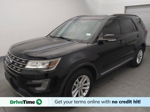 Used 2017 Ford Explorer XLT w/ Equipment Group 202A FWD image 1