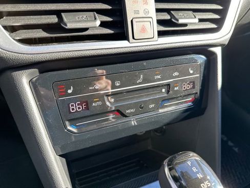 New 2026 Volkswagen Taos SE image 18