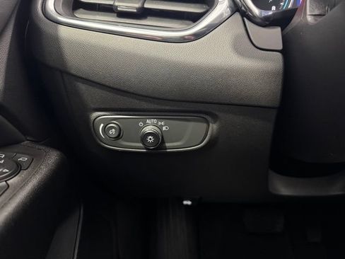 Used 2023 Chevrolet Equinox LT FWD image 16