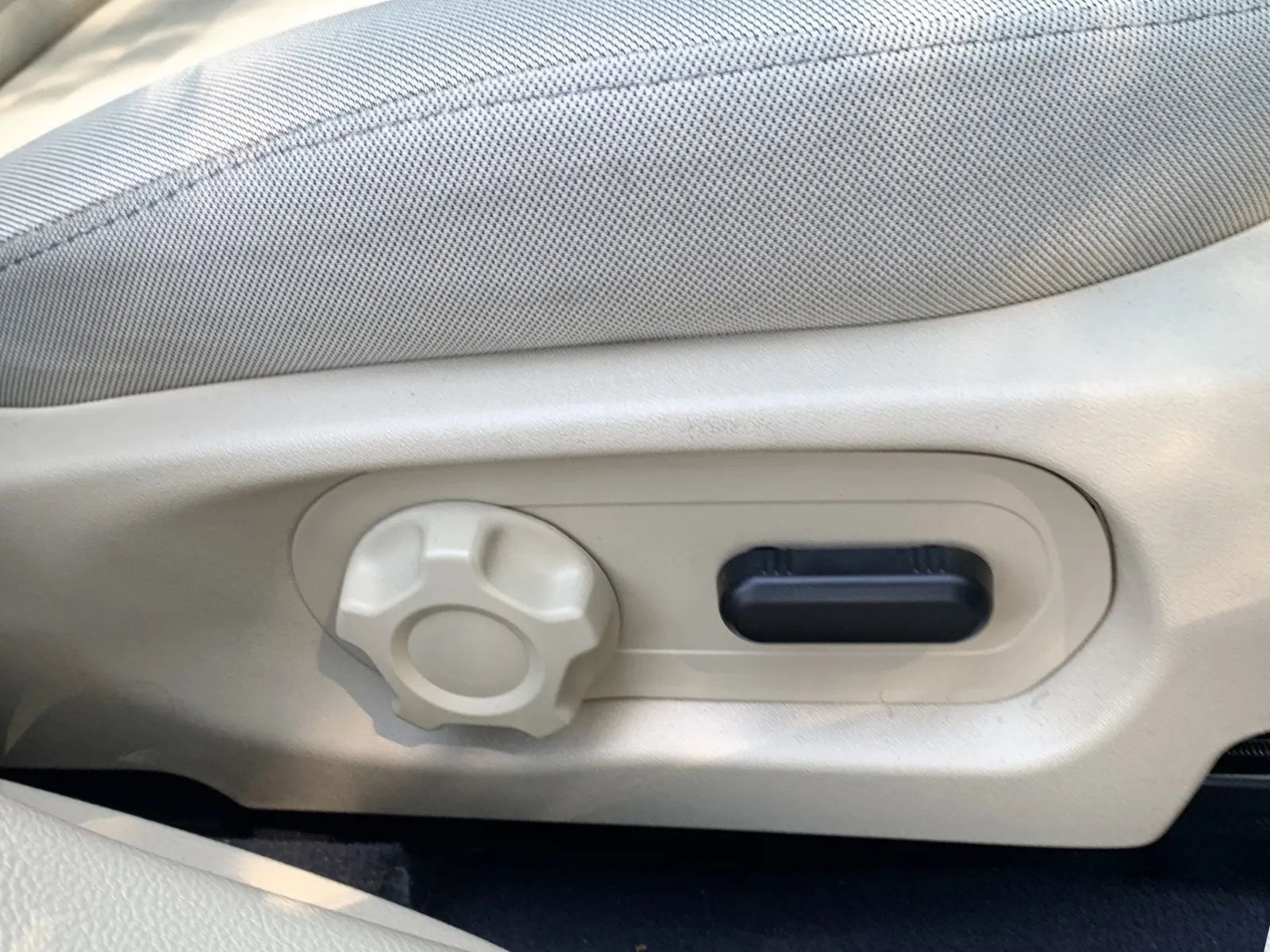 Used 2019 Ford Taurus SE FWD image 27