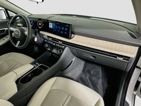 Used 2025 Hyundai Sonata SEL FWD image 30
