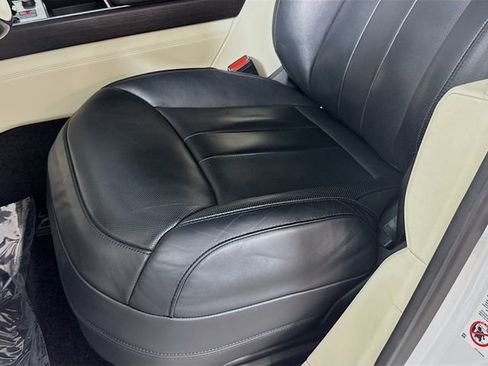 Certified 2023 Land Rover Range Rover SE image 22