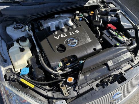 Used 2004 Nissan Altima 3.5 SE image 23