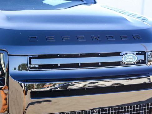 New 2025 Land Rover Defender 110 V8 image 5