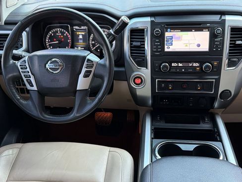 Used 2016 Nissan Titan SL RWD image 15