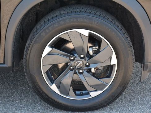 Used 2024 Nissan Rogue SV AWD/4WD image 34