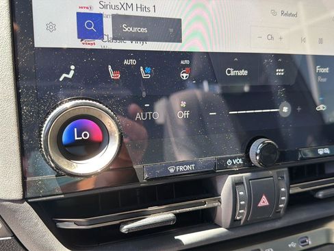 Used 2025 Lexus GX 550 w/ Cold Area Package AWD/4WD image 26