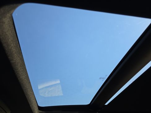 Used 2025 Ford Explorer Platinum w/ Ultimate Package image 29