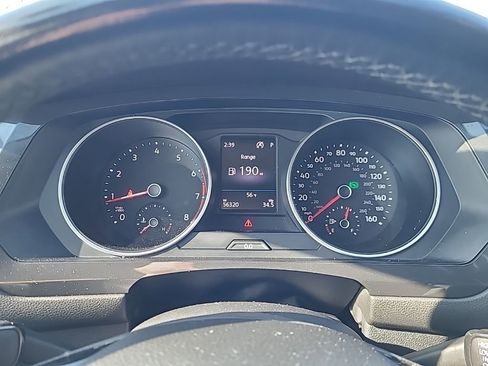 Used 2019 Volkswagen Tiguan SE w/ Panoramic Sunroof Package image 19