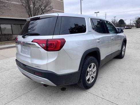 Used 2017 GMC Acadia SLE image 5