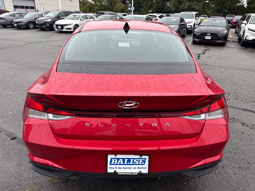 Used 2023 Hyundai Elantra SEL w/ Convenience Package FWD image 9