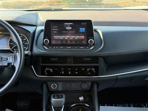 Used 2023 Nissan Rogue S image 14