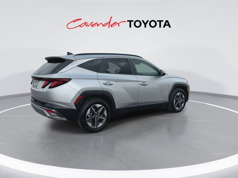 Used 2025 Hyundai Tucson SEL FWD image 8