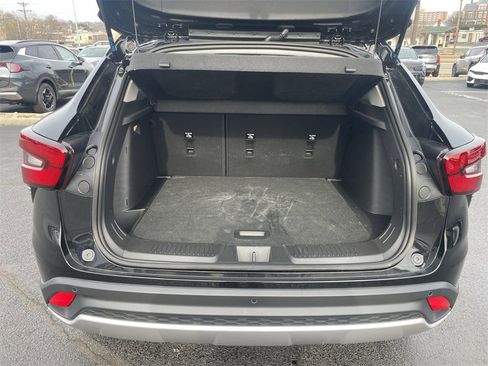 Used 2025 Chevrolet Trax LT w/ Driver Confidence Package image 35