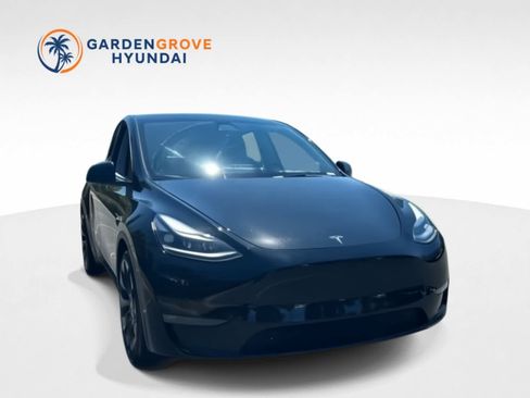 Used 2022 Tesla Model Y Performance AWD/4WD image 1