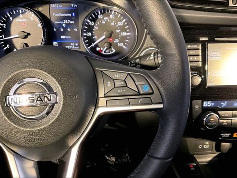 Used 2019 Nissan Rogue SV w/ Premium Package AWD/4WD image 25