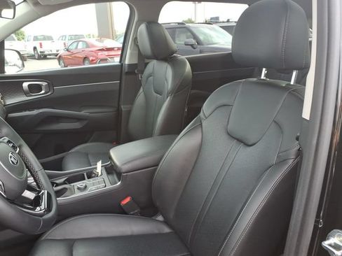 Used 2021 Kia Sorento S w/ Panoramic Sunroof Package FWD image 19