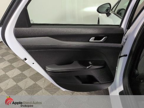 Used 2021 Kia K5 LX image 25