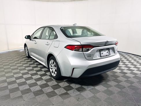 Certified 2025 Toyota Corolla LE FWD image 5
