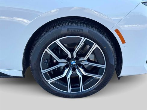 Certified 2025 BMW 750e xDrive w/ Premium Package image 7