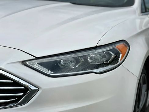 Used 2017 Ford Fusion Titanium AWD/4WD image 10