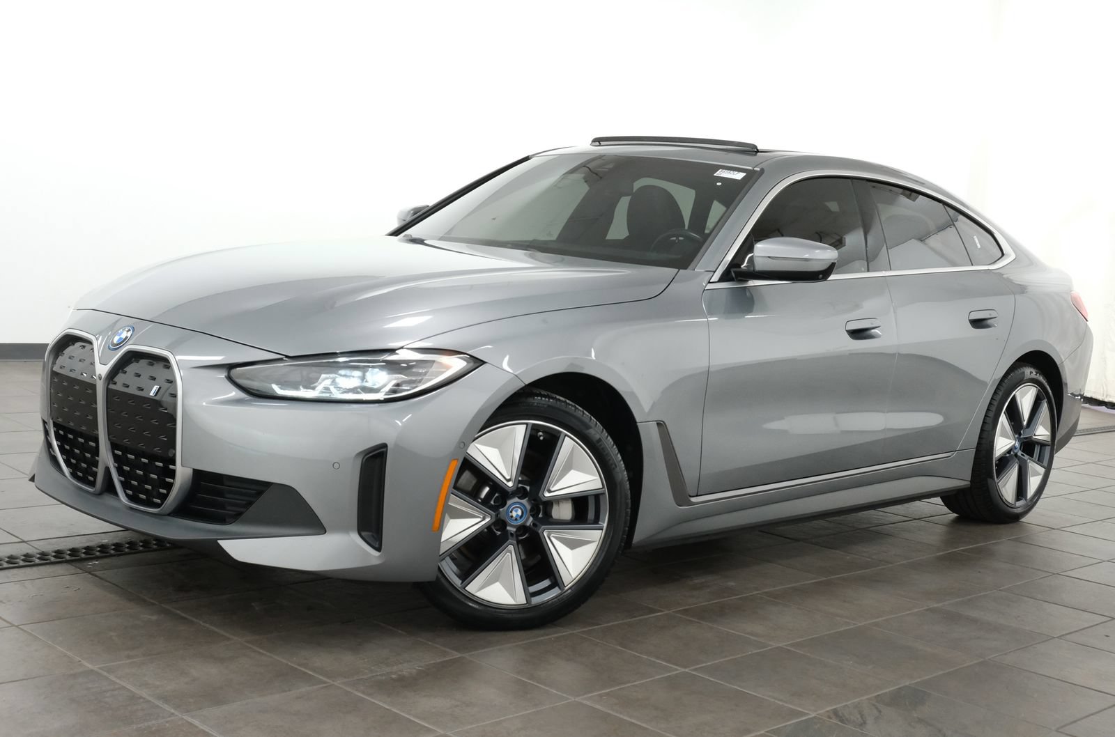 Used 2024 BMW i4 eDrive35 w/ Premium Package RWD image 1