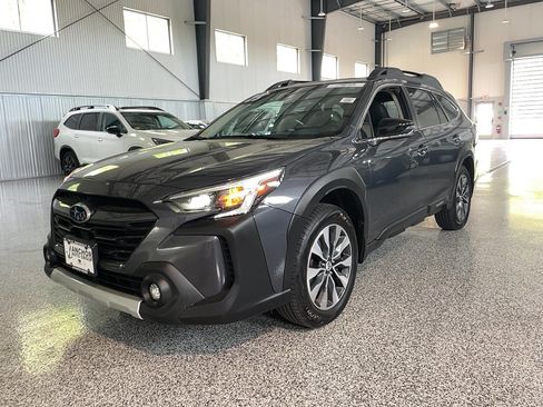 Used 2023 Subaru Outback Limited AWD/4WD image 3