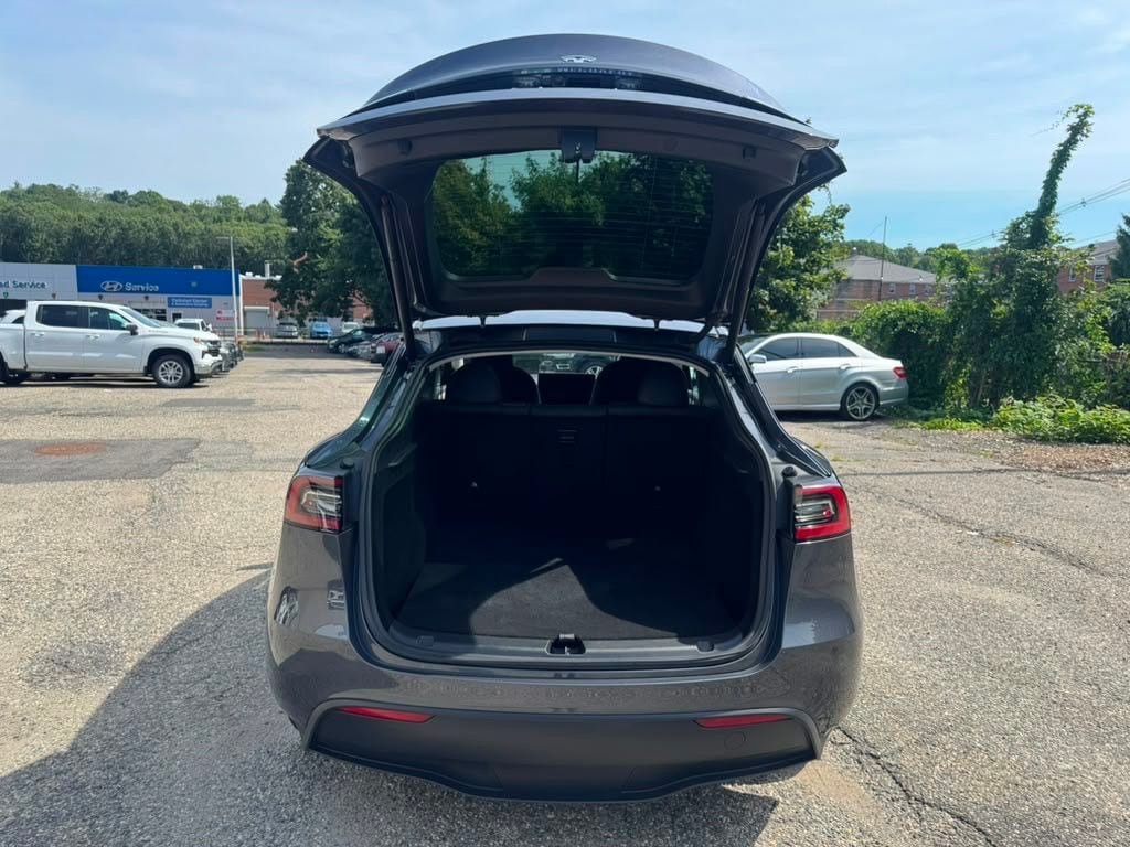 Used 2023 Tesla Model Y Long Range AWD/4WD image 6