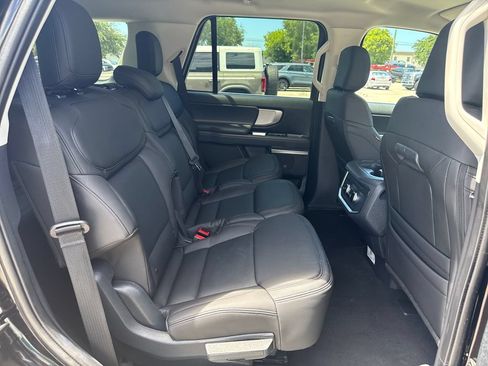 Used 2025 Ford Expedition Active RWD image 29