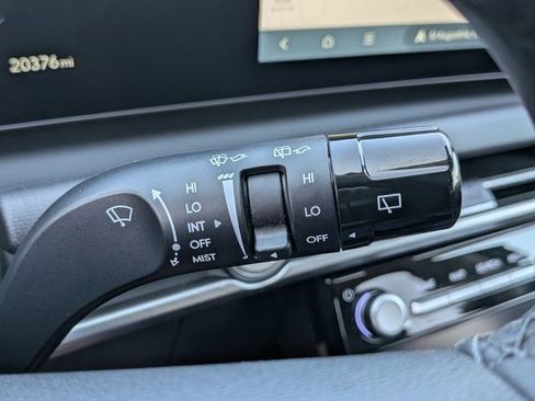 Used 2025 Hyundai Tucson SEL FWD image 30