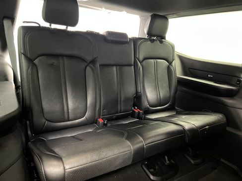 Used 2024 Jeep Wagoneer Series II w/ Flexible Seating Group RWD image 38