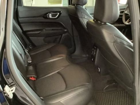Certified 2025 Jeep Compass Latitude w/ Convenience Group AWD/4WD image 18