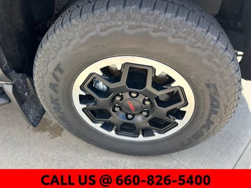 Certified 2025 Toyota 4Runner TRD Off-Road AWD/4WD image 5