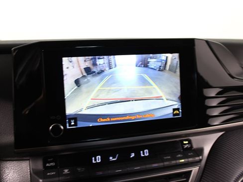 Used 2025 Toyota Camry SE FWD image 20