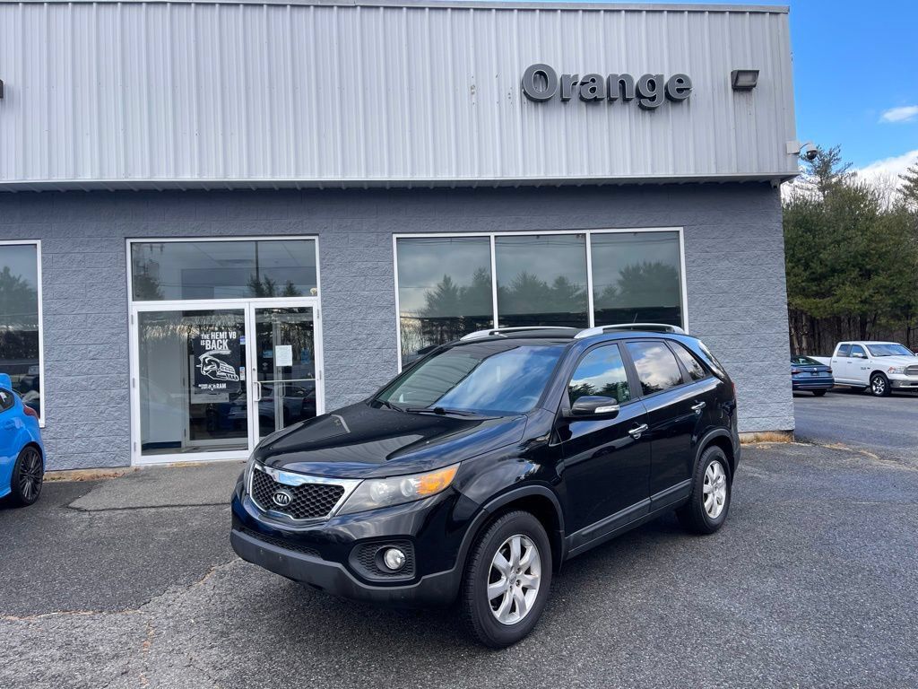Used 2013 Kia Sorento LX w/ Convenience Pkg FWD image 1
