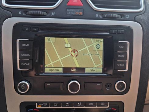 Used 2012 Volkswagen Eos Lux image 23