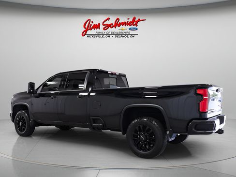 Used 2024 Chevrolet Silverado 2500 LTZ w/ LTZ Plus Package AWD/4WD image 4