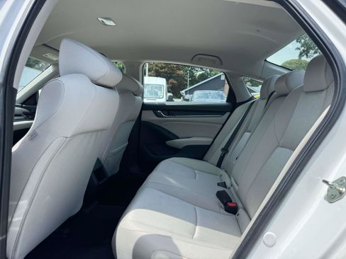 Used 2019 Honda Accord LX image 9