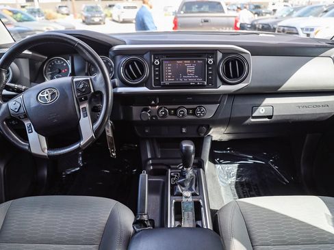 Used 2019 Toyota Tacoma SR5 RWD image 12