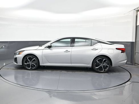 Certified 2025 Nissan Altima 2.5 SR FWD image 5