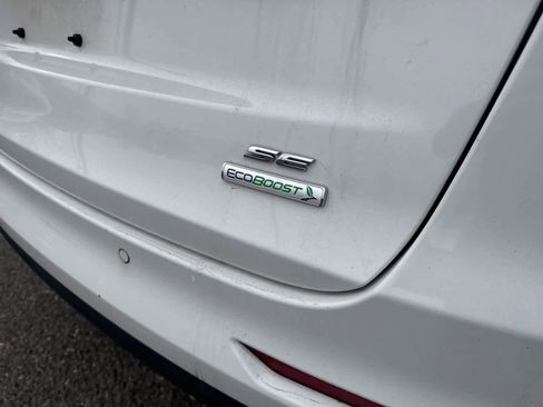 Used 2020 Ford Fusion SE image 25