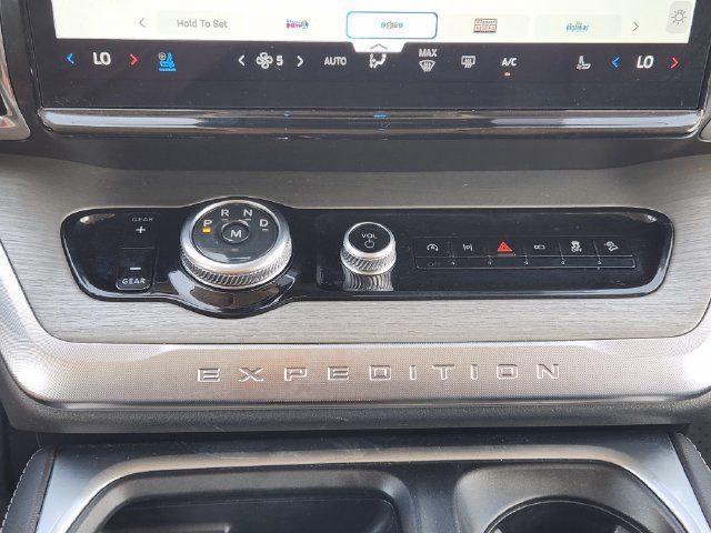 Used 2025 Ford Expedition Max Platinum AWD/4WD image 22
