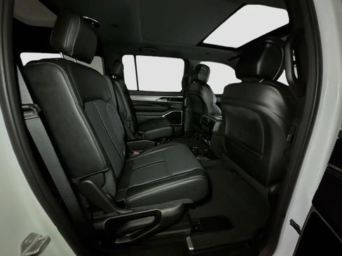 New 2026 Jeep Grand Wagoneer Limited image 32