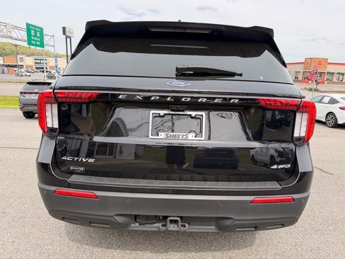 Used 2025 Ford Explorer Active AWD/4WD image 5