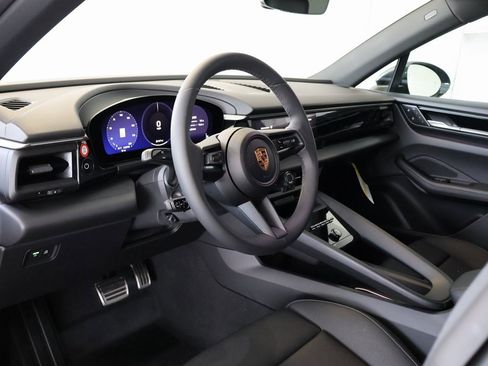 New 2025 Porsche Macan 4S Electric image 4