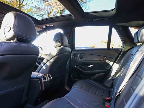 Used 2022 Mercedes-Benz GLC 300 4MATIC image 23