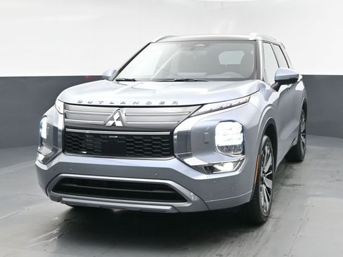 New 2026 Mitsubishi Outlander SEL image 1