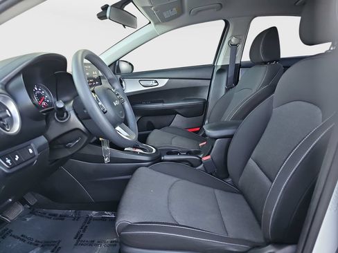 Used 2022 Kia Forte LXS w/ LXS Technology Package FWD image 16