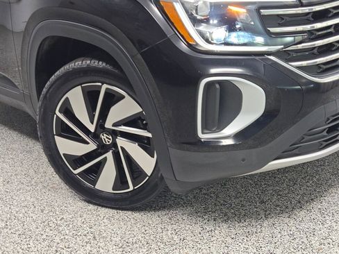 Used 2024 Volkswagen Atlas SE image 3