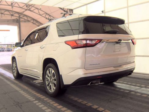 Used 2020 Chevrolet Traverse Premier w/ LPO, 'HIT The Road' Package FWD image 4